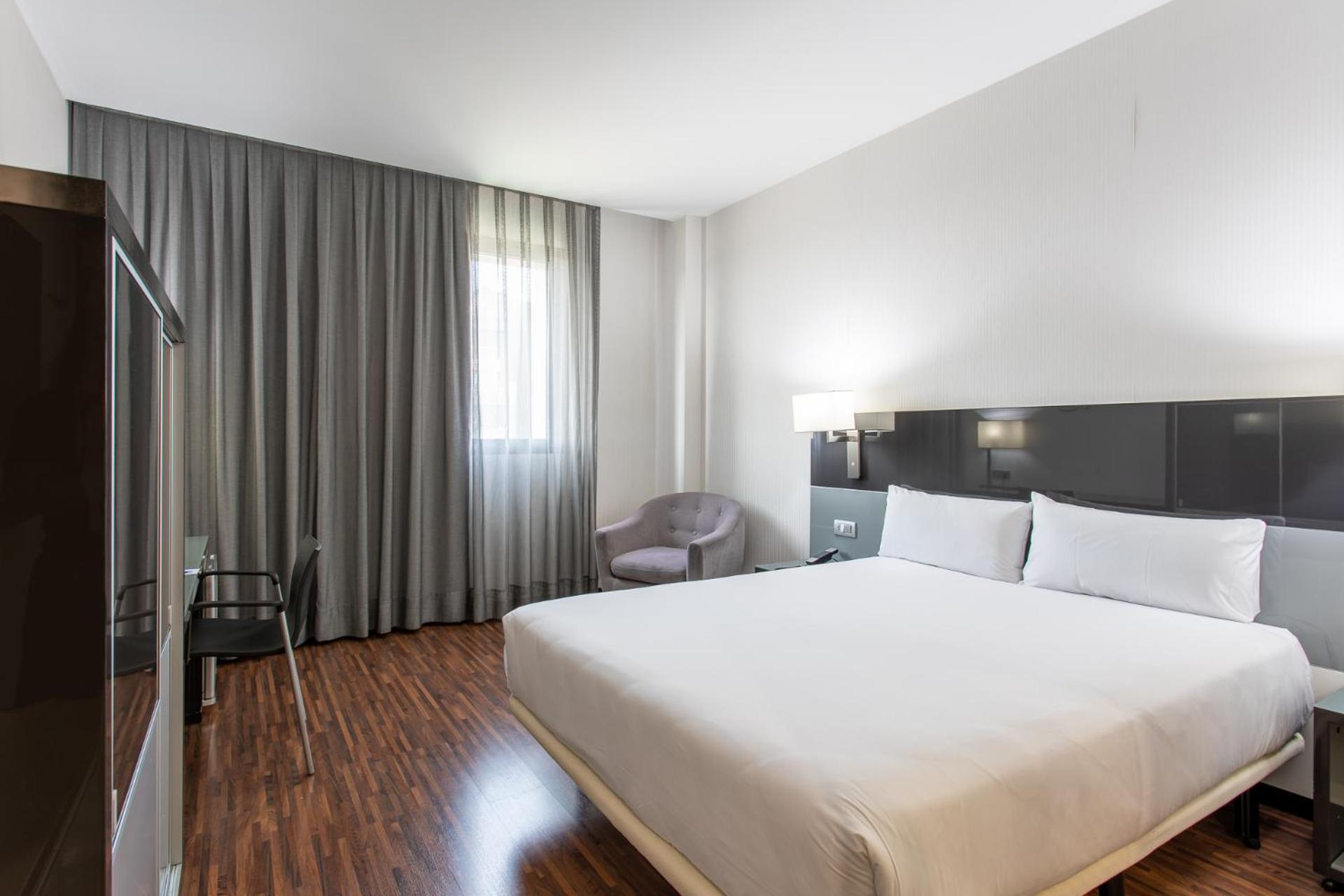 Hotel Ciudad De Мостолес Экстерьер фото