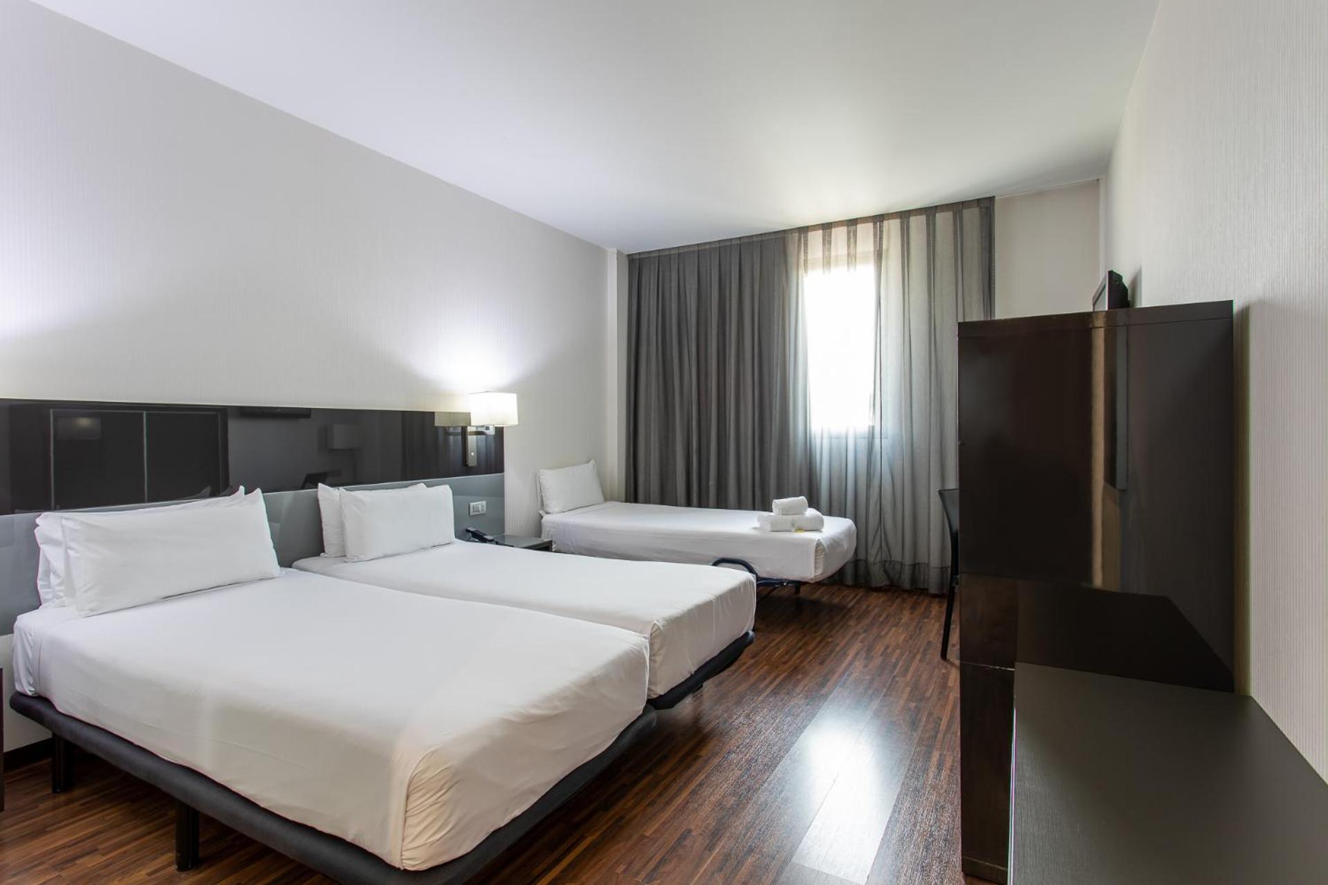 Hotel Ciudad De Мостолес Экстерьер фото