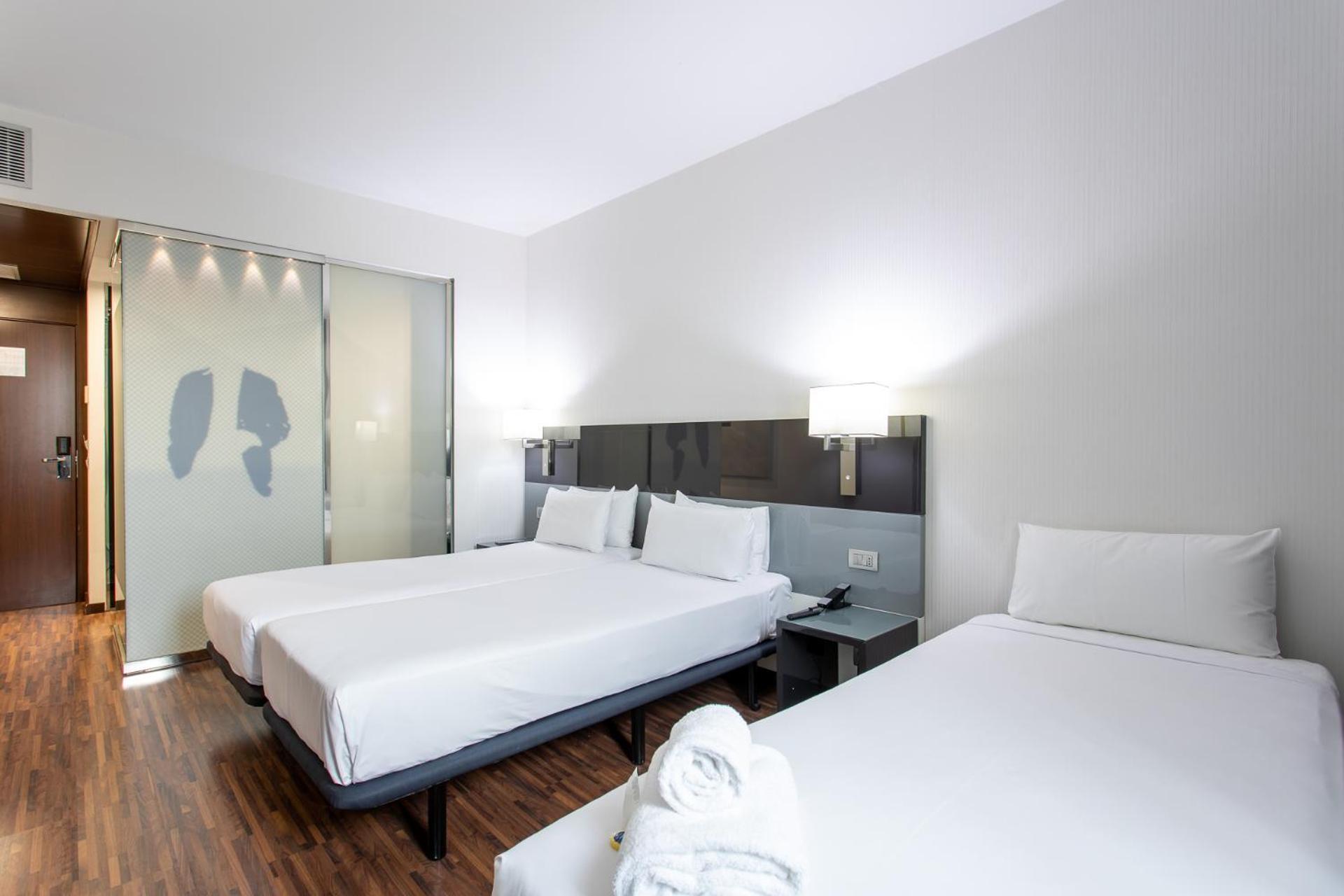 Hotel Ciudad De Мостолес Экстерьер фото