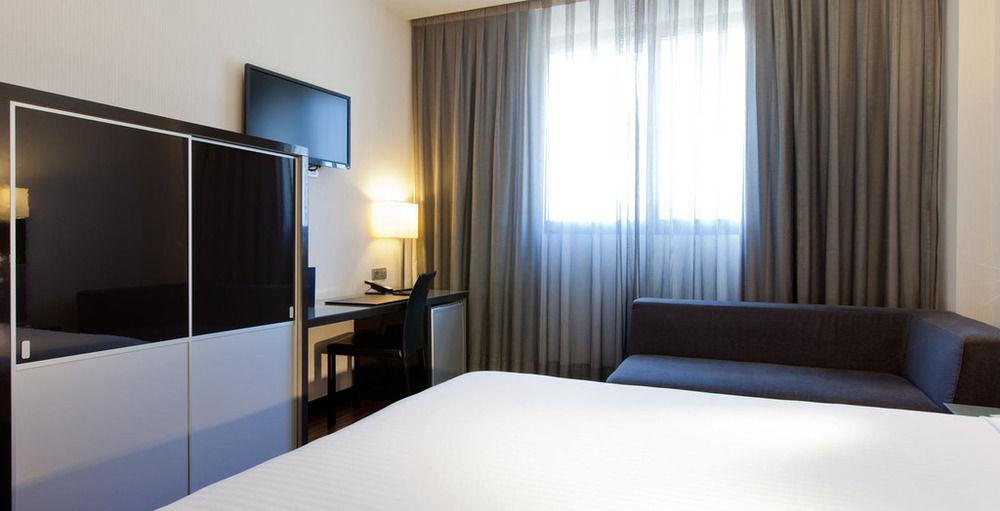 Hotel Ciudad De Мостолес Экстерьер фото