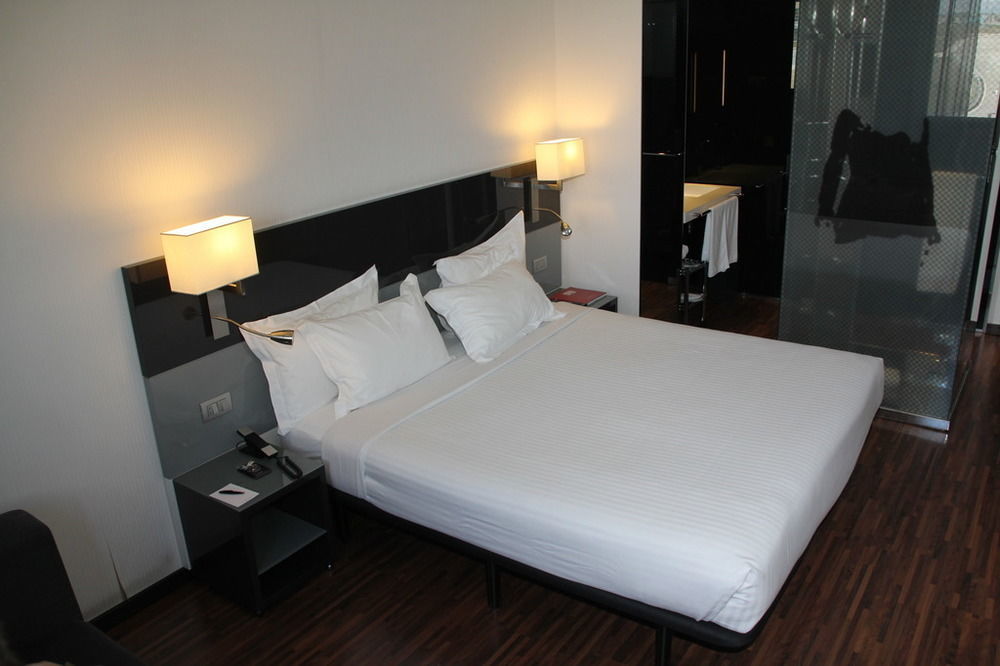 Hotel Ciudad De Мостолес Экстерьер фото