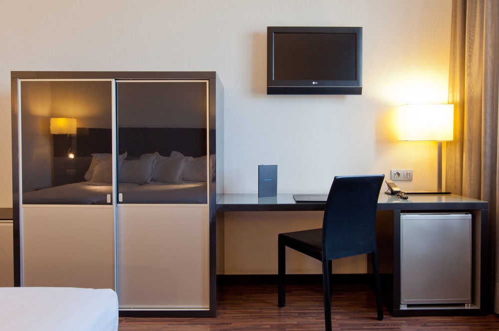Hotel Ciudad De Мостолес Экстерьер фото